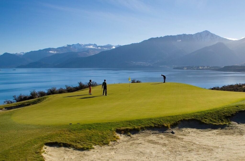 Starling Quarters Private Hotel Queenstown - Signature experiences - Golf experiences